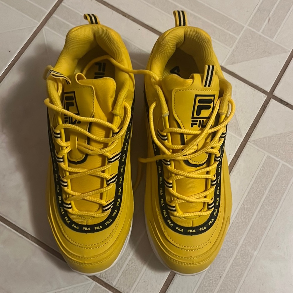 Fila tennis shoes
